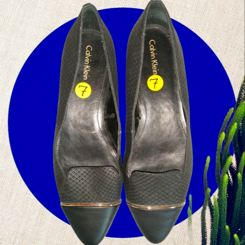 Calvin Klein Black Point Cap Toe Snakeskin Print Smoking Flats Sz 7
